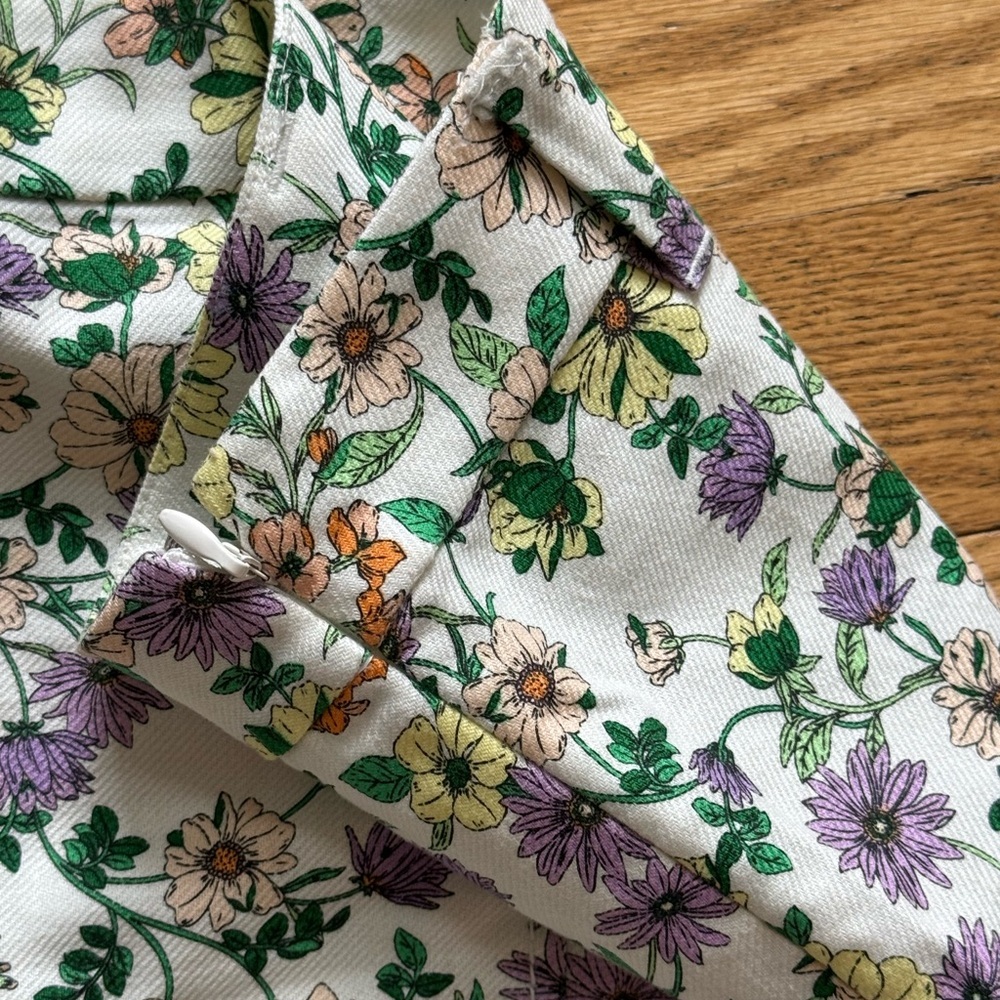 🌸 LOFT Floral Skirt 🌸
Size 12 - Picture 3 of 7